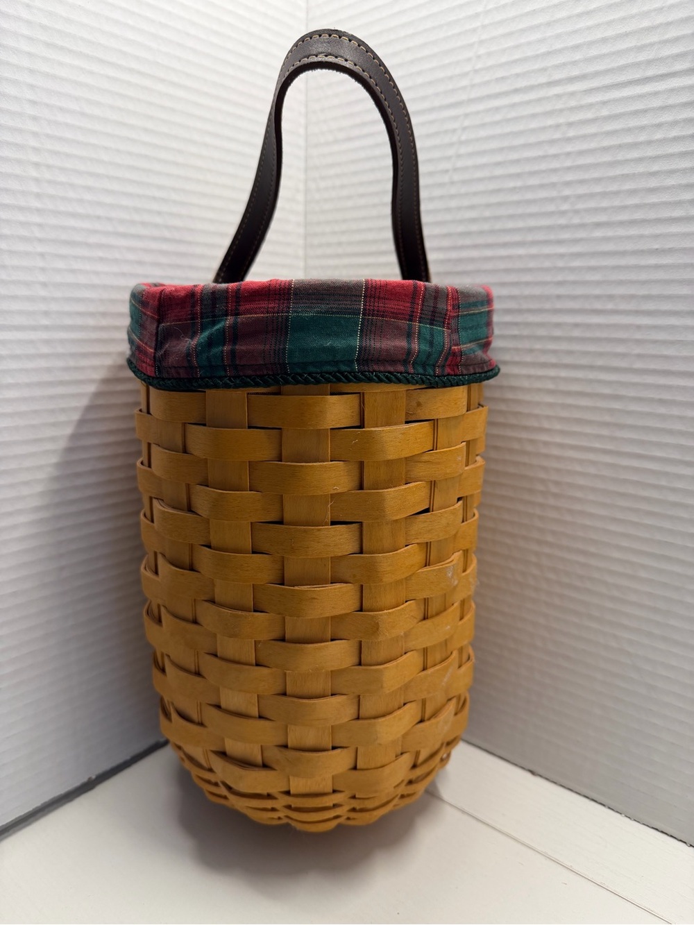 Longaberger 2001 Gatehouse Hanging Basket Set With Green & Red Plaid Liner
